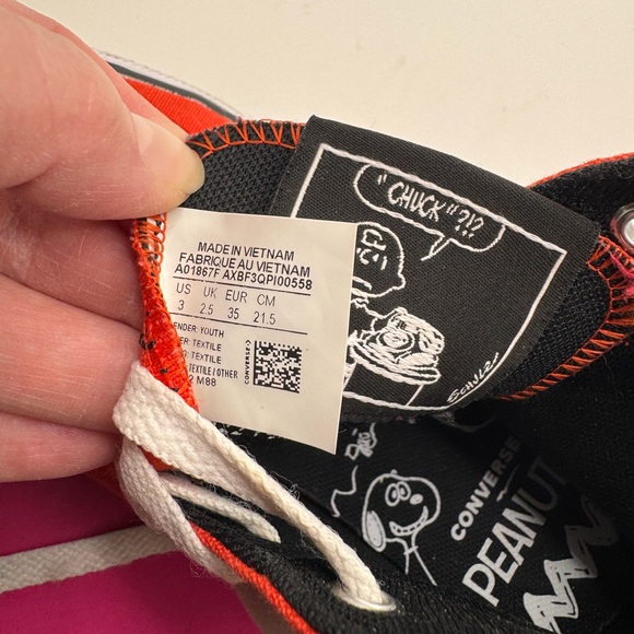 Chuck Taylor Peanuts Red high tops - Picture 13 of 13